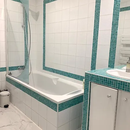 Marvellous Sunbathed 3br At The Heart Of Appartamento