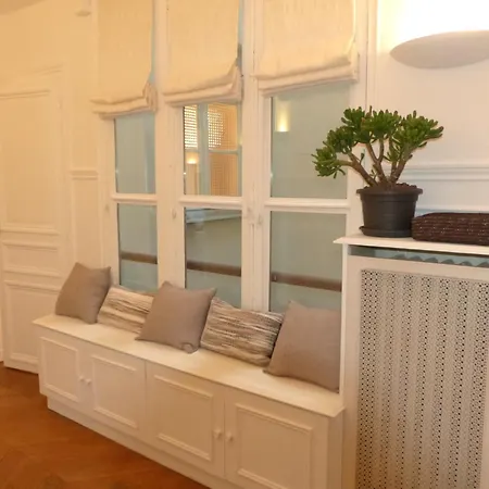 Appartamento Marvellous Sunbathed 3br At The Heart Of Parigi
