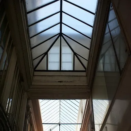 Marvellous Sunbathed 3br At The Heart Of Appartamento Parigi